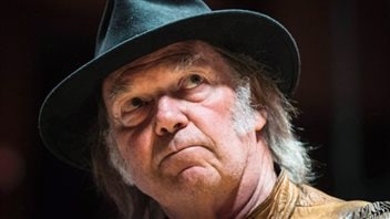 Le chanteur Neil Young Le chanteur Neil Young