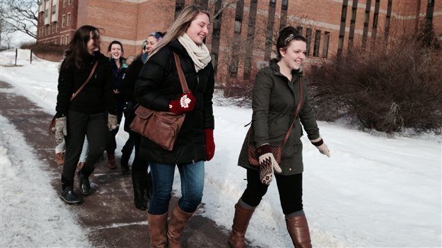 Des étudiantes de l'Université Mount Allison Des étudiantes de l'Université Mount Allison