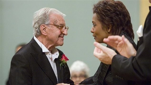 Fernand Leduc a reçu le Prix du Gouverneur général en arts visuels et en arts médiatiques en 2007. Fernand Leduc a reçu le Prix du Gouverneur général en arts visuels et en arts médiatiques en 2007.