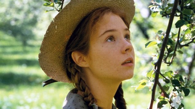 Une scène tirée du téléfilm « Anne, la maison aux pignons verts », avec Megan Follows dans le rôle d'Anne Shirley (1985) Une scène tirée du téléfilm « Anne, la maison aux pignons verts », avec Megan Follows dans le rôle d'Anne Shirley (1985)