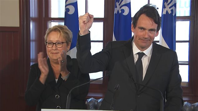 9 mars 2014, aux côtés de la première ministre sortante Pauline Marois, à Saint-Jérôme. 9 mars 2014, aux côtés de la première ministre sortante Pauline Marois, à Saint-Jérôme.