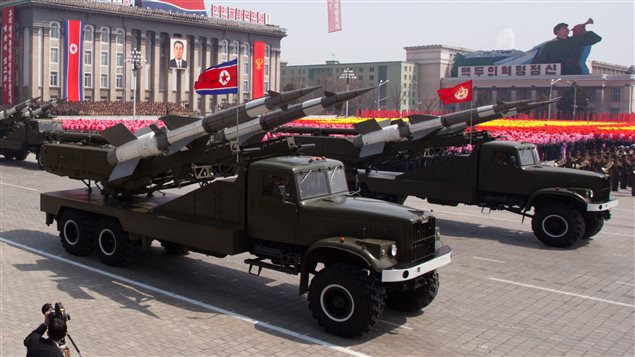 Démonstration de missiles lors d'une parade à Pyongyang en avril 2012 Démonstration de missiles lors d'une parade à Pyongyang en avril 2012