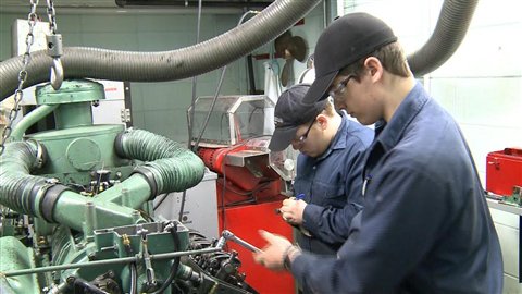 Étudiants à l'école des pêches de Grande-Rivière Étudiants à l'école des pêches de Grande-Rivière