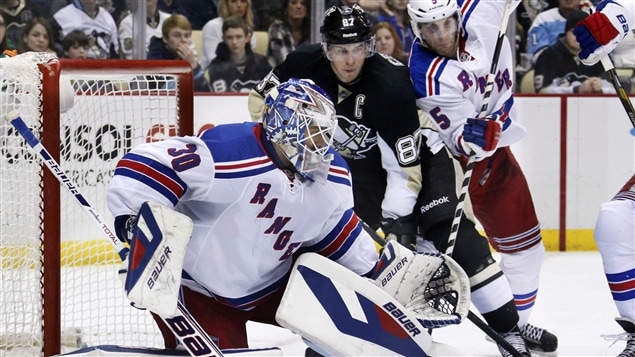 Henrik Lundqvist, des Rangers, et Sidney Crosby, des Penguins Henrik Lundqvist, des Rangers, et Sidney Crosby, des Penguins