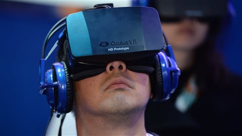 Des lunettes de réalité virtuelle Oculus Des lunettes de réalité virtuelle Oculus