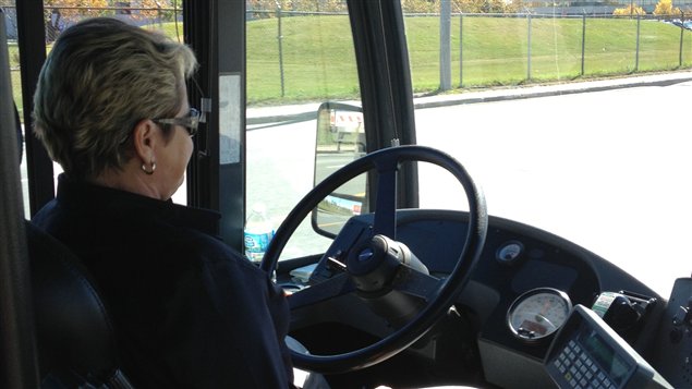 Une chauffeuse d'autobus du RTL Une chauffeuse d'autobus du RTL