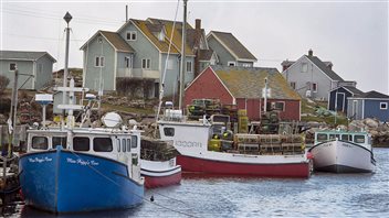 Bateau de pêche aux homards en Atlantique. Bateau de pêche aux homards en Atlantique.