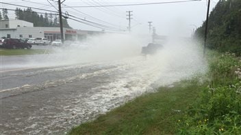 La tempête Arthur a causé des inondations dans la région de Saint-Jean, au Nouveau-Brunswick. La tempête Arthur a causé des inondations dans la région de Saint-Jean, au Nouveau-Brunswick.