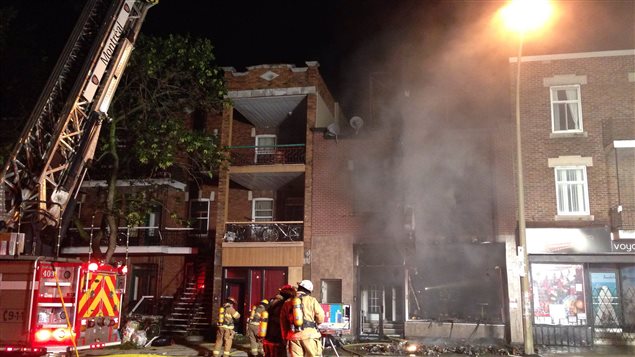 Un incendie d'origine criminelle a détruit un bar de la rue Saint-Denis, dans l'arrondissement Villeray. Un incendie d'origine criminelle a détruit un bar de la rue Saint-Denis, dans l'arrondissement Villeray.