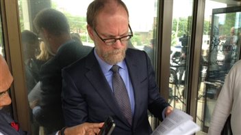 L'avocat de Michael Sona, Norm Boxall L'avocat de Michael Sona, Norm Boxall