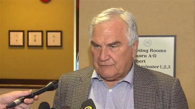 Le médiateur Vince Ready à la sortie de sa rencontre avec les représentants du BCTF et de la BCPSEA le jeudi 28 août 2014. Le médiateur Vince Ready à la sortie de sa rencontre avec les représentants du BCTF et de la BCPSEA le jeudi 28 août 2014.