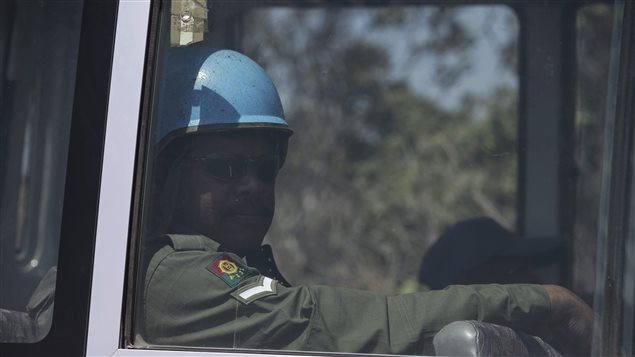 Un Casque bleu fidjien en route pour le plateau de Golan, entre Israël et la Syrie Un Casque bleu fidjien en route pour le plateau de Golan, entre Israël et la Syrie