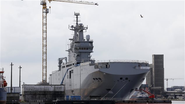 Un des porte-hélicoptères de classe Mistral que doit livrer la France à la Russie sur le chantier de Saint-Nazaire. Un des porte-hélicoptères de classe Mistral que doit livrer la France à la Russie sur le chantier de Saint-Nazaire.