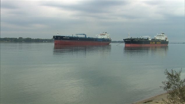 Des pétroliers sur le Saint-Laurent Des pétroliers sur le Saint-Laurent