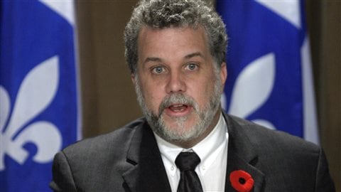 Le ministre de la Santé, Philippe Couillard, le 11 novembre 2003 Le ministre de la Santé, Philippe Couillard, le 11 novembre 2003