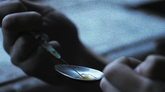 Les quartiers Hochelaga-Maisonneuve et Ville-Marie pourraient accueillir les centres d'injection supervisée. Les quartiers Hochelaga-Maisonneuve et Ville-Marie pourraient accueillir les centres d'injection supervisée.