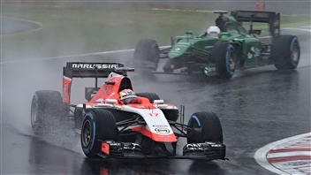 Jules Bianchi devant une Catheram à Suzuka Jules Bianchi devant une Catheram à Suzuka