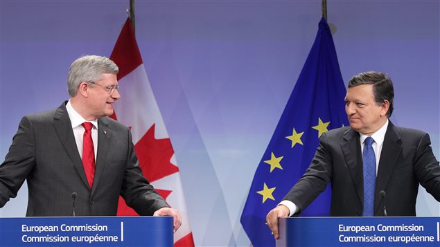 le premier ministre canadien Stephen Harper et le président de la Commission européenne, José Manuel Barroso le premier ministre canadien Stephen Harper et le président de la Commission européenne, José Manuel Barroso