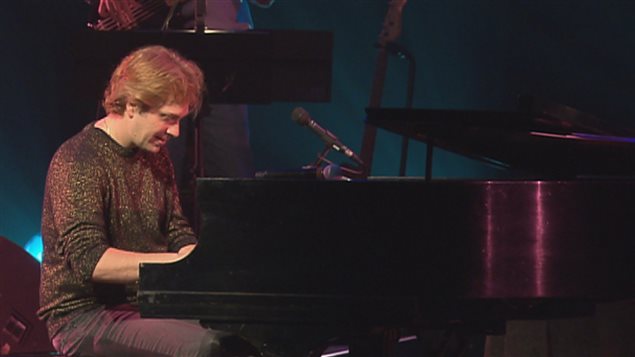 Le pianiste Steve Barakatt est en concert au Festival international de jazz de Québec. Le pianiste Steve Barakatt est en concert au Festival international de jazz de Québec.