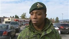 Le militaire Jonathan Landu n'hésitera pas à porter son uniforme. Le militaire Jonathan Landu n'hésitera pas à porter son uniforme.