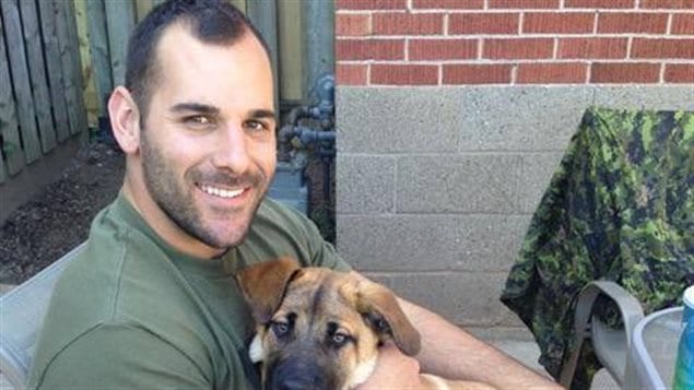 Le militaire mort lors de la fusillade à Ottawa est Nathan Cirillo. Le militaire mort lors de la fusillade à Ottawa est Nathan Cirillo.
