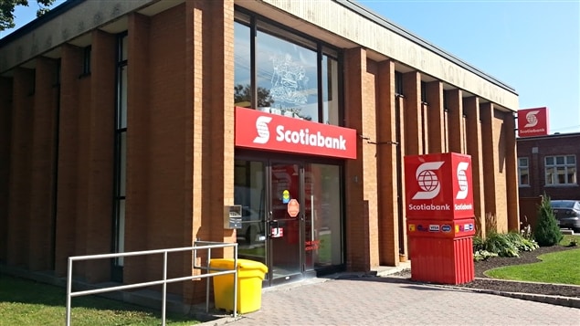 Une succursale de la Banque Scotia, rue Main, à Ottawa (archives) Une succursale de la Banque Scotia, rue Main, à Ottawa (archives)
