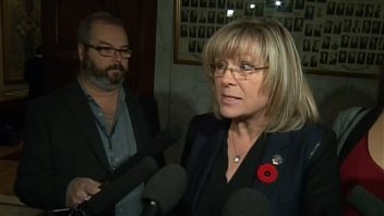 La ministre de la Famille, Francine Charbonneau La ministre de la Famille, Francine Charbonneau