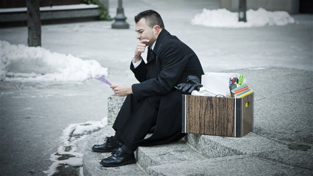 Un homme ayant perdu son emploi Un homme ayant perdu son emploi