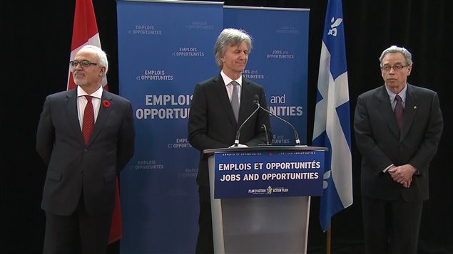 Les ministres des Finances Carlos Laito et Joe OLiver avec, au milieu, Jacques Bernier, associé principal chez Teralys Capital Les ministres des Finances Carlos Laito et Joe OLiver avec, au milieu, Jacques Bernier, associé principal chez Teralys Capital