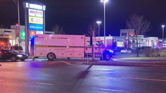 La présence d'un colis suspect a forcé l'évacuation de plusieurs commerces à Lévis La présence d'un colis suspect a forcé l'évacuation de plusieurs commerces à Lévis