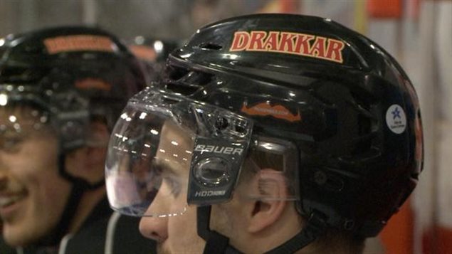 Une dizaine de membres de l'organisation participent au Movember. Une dizaine de membres de l'organisation participent au Movember.