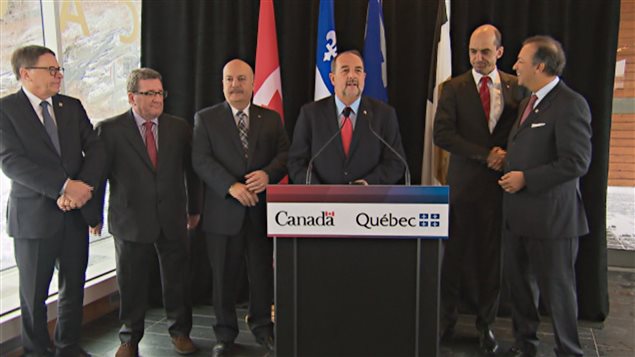 Les trois paliers de gouvernement sont prêts à investir dans le pont de Québec. Les trois paliers de gouvernement sont prêts à investir dans le pont de Québec.