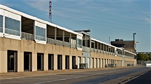 Les garages du circuit Gilles-Villeneuve Les garages du circuit Gilles-Villeneuve