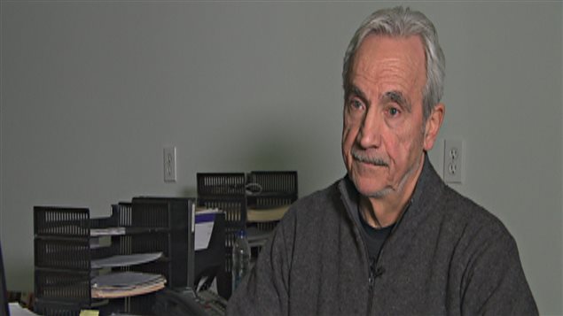 Jean-Claude Morin, opposant aux compteurs intelligents dans la région de Magog. Jean-Claude Morin, opposant aux compteurs intelligents dans la région de Magog.