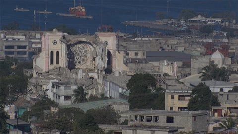 La cathédrale de Port-au-Prince, toujours en ruines, en janvier 2015 La cathédrale de Port-au-Prince, toujours en ruines, en janvier 2015