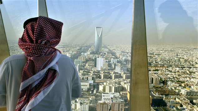 Vue sur le gratte-ciel Al Faisaliah Center, à Riyad Vue sur le gratte-ciel Al Faisaliah Center, à Riyad