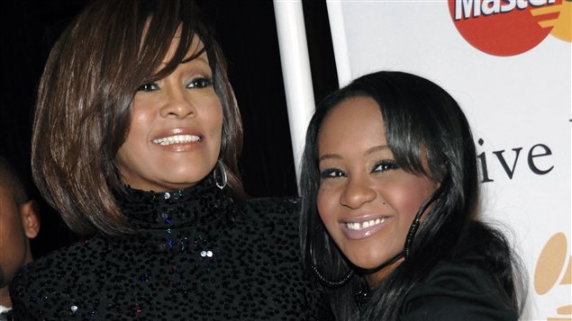 Whitney Houston et sa fille Bobbi Kristina Brown, en 2011 Whitney Houston et sa fille Bobbi Kristina Brown, en 2011
