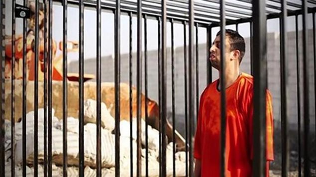 L'otage jordanien était dans une cage au moment de son exécution L'otage jordanien était dans une cage au moment de son exécution