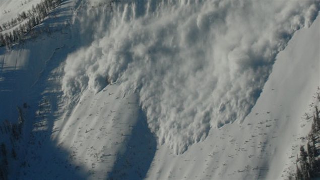Une avalanche en haute montagne Une avalanche en haute montagne