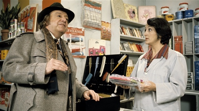 Jean Jolivet (René Caron) et Inonda Dugas-Marsouin (Nicole Leblanc), personnages de « Rue des pignons » en 1977. Jean Jolivet (René Caron) et Inonda Dugas-Marsouin (Nicole Leblanc), personnages de « Rue des pignons » en 1977.