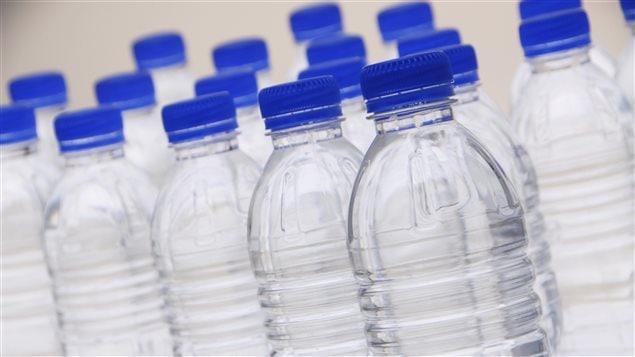 Des bouteilles d'eau Des bouteilles d'eau