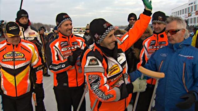 Jacques Villeneuve est entré dans l'histoire du Grand prix Ski-Doo de Valcourt. Jacques Villeneuve est entré dans l'histoire du Grand prix Ski-Doo de Valcourt.