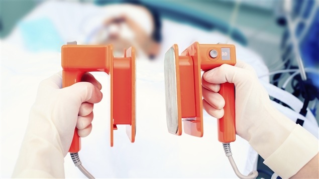 Refroidir le corps après un arrêt cardiaque permettrait d'augmenter les chances de survie. Refroidir le corps après un arrêt cardiaque permettrait d'augmenter les chances de survie.
