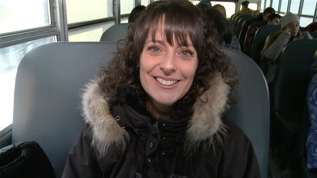 Manon Villemure fait partie des quelque 50 civils qui prennent l'autobus scolaire en guise de transport en commun dans les Hautes-Laurentides. Manon Villemure fait partie des quelque 50 civils qui prennent l'autobus scolaire en guise de transport en commun dans les Hautes-Laurentides.