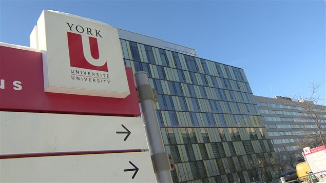 L'Université York est frappée par sa 4e grève depuis 1997. L'Université York est frappée par sa 4e grève depuis 1997.