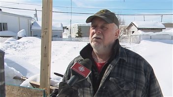 Claude Martel est convaincu que le compteur intelligent d'Hydro-Québec a causé l'incendie. Claude Martel est convaincu que le compteur intelligent d'Hydro-Québec a causé l'incendie.