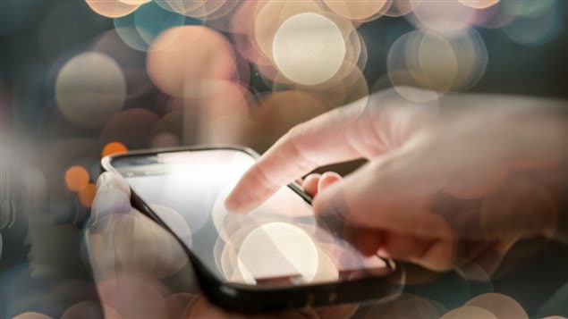 La ville intelligente au bout de ses doigts à l'aide d'applications sur appareil mobile La ville intelligente au bout de ses doigts à l'aide d'applications sur appareil mobile