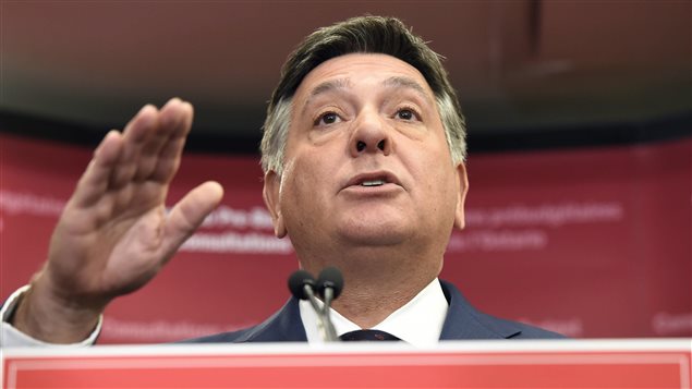 Le ministre ontarien des Finances, Charles Sousa Le ministre ontarien des Finances, Charles Sousa