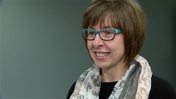 Nadine Morton, mère de deux enfants, est heureuse de la création d'une école francophone à Sherwood Park. 7 avril 2015 Nadine Morton, mère de deux enfants, est heureuse de la création d'une école francophone à Sherwood Park. 7 avril 2015