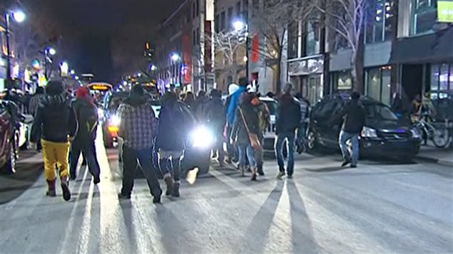 Des manifestants ont déambulé dans le sens contraire de la circulation. Des manifestants ont déambulé dans le sens contraire de la circulation.